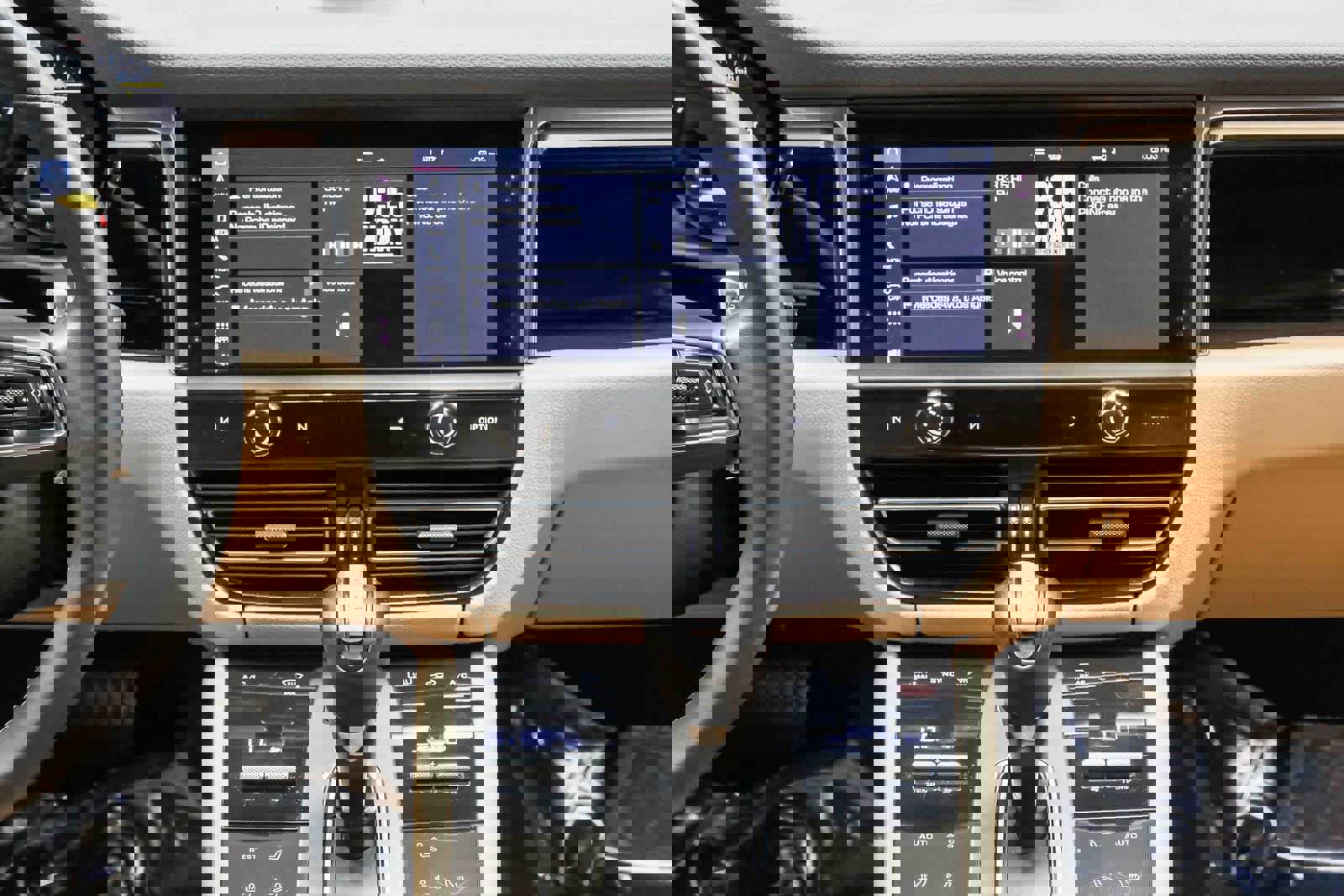 Used 2023 Porsche Macan image 14