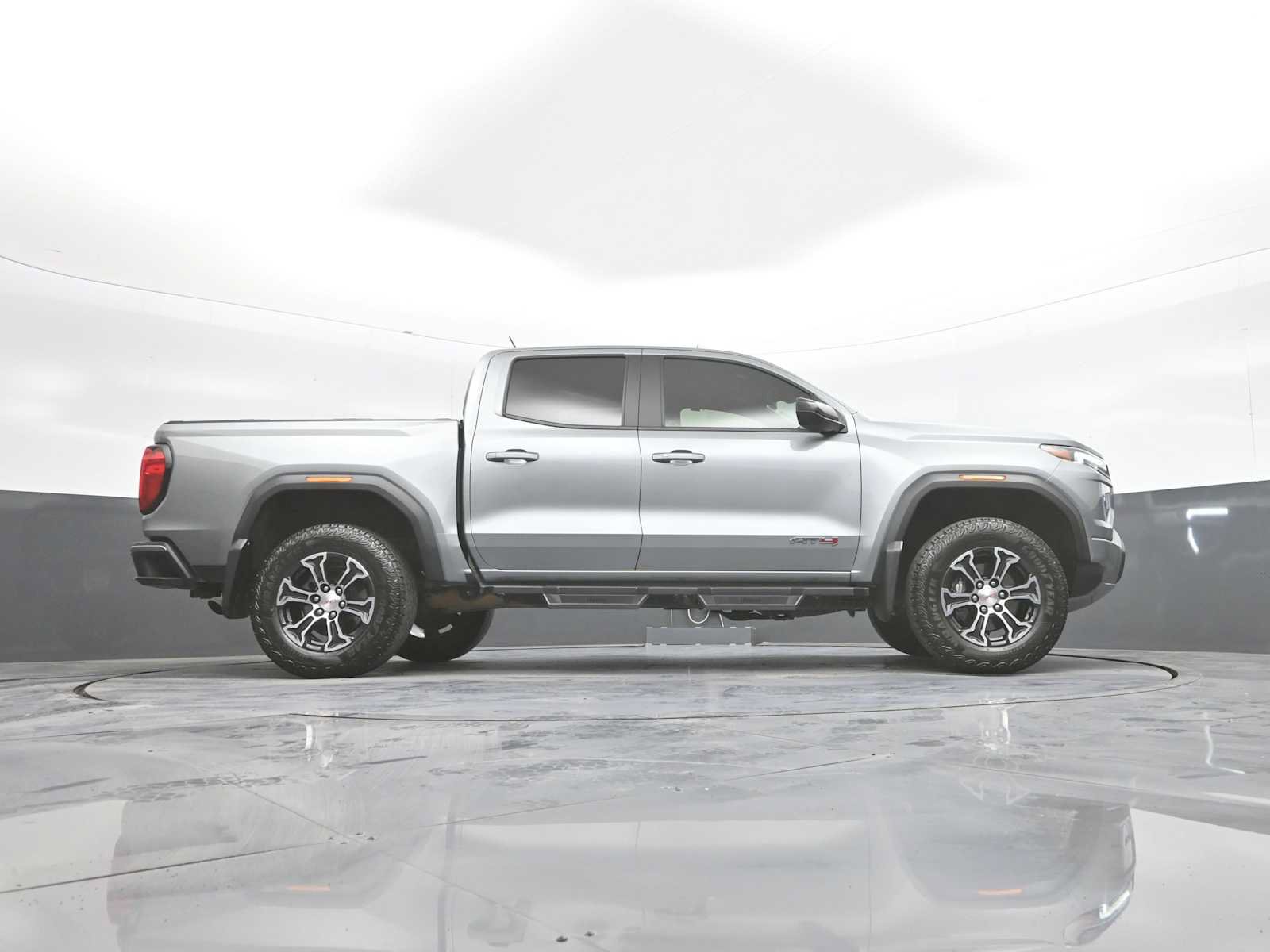 Used 2024 GMC Canyon AT4 w/ Technology Package AWD/4WD image 45
