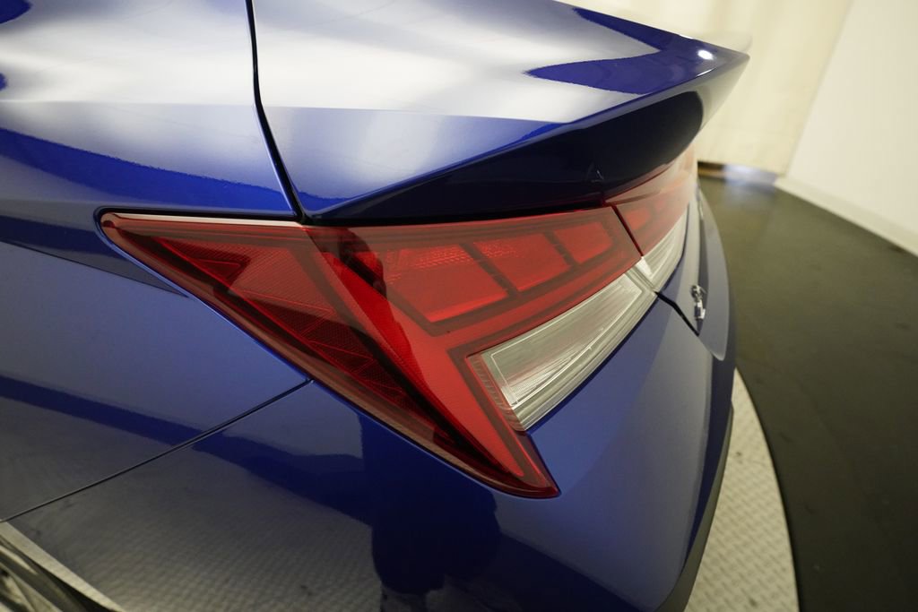 Used 2025 Hyundai Elantra Limited image 32