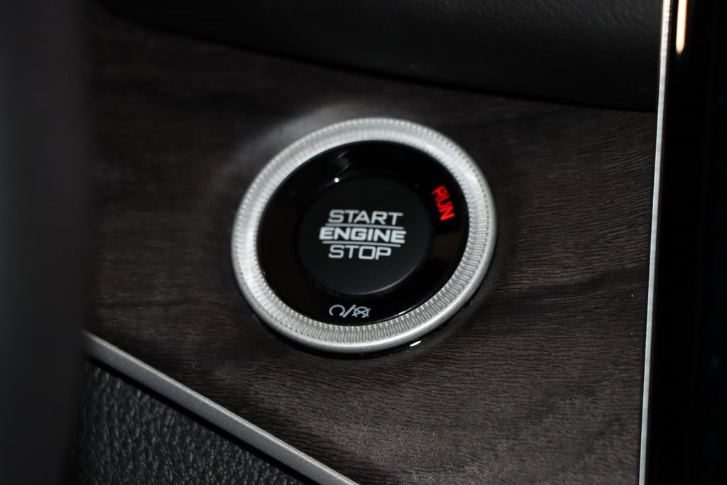 Used 2022 Jeep Grand Cherokee Limited 4xe image 31