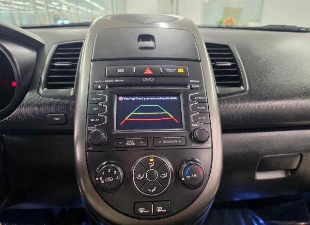 Used 2012 Kia Soul + w/ Audio Pkg FWD image 23