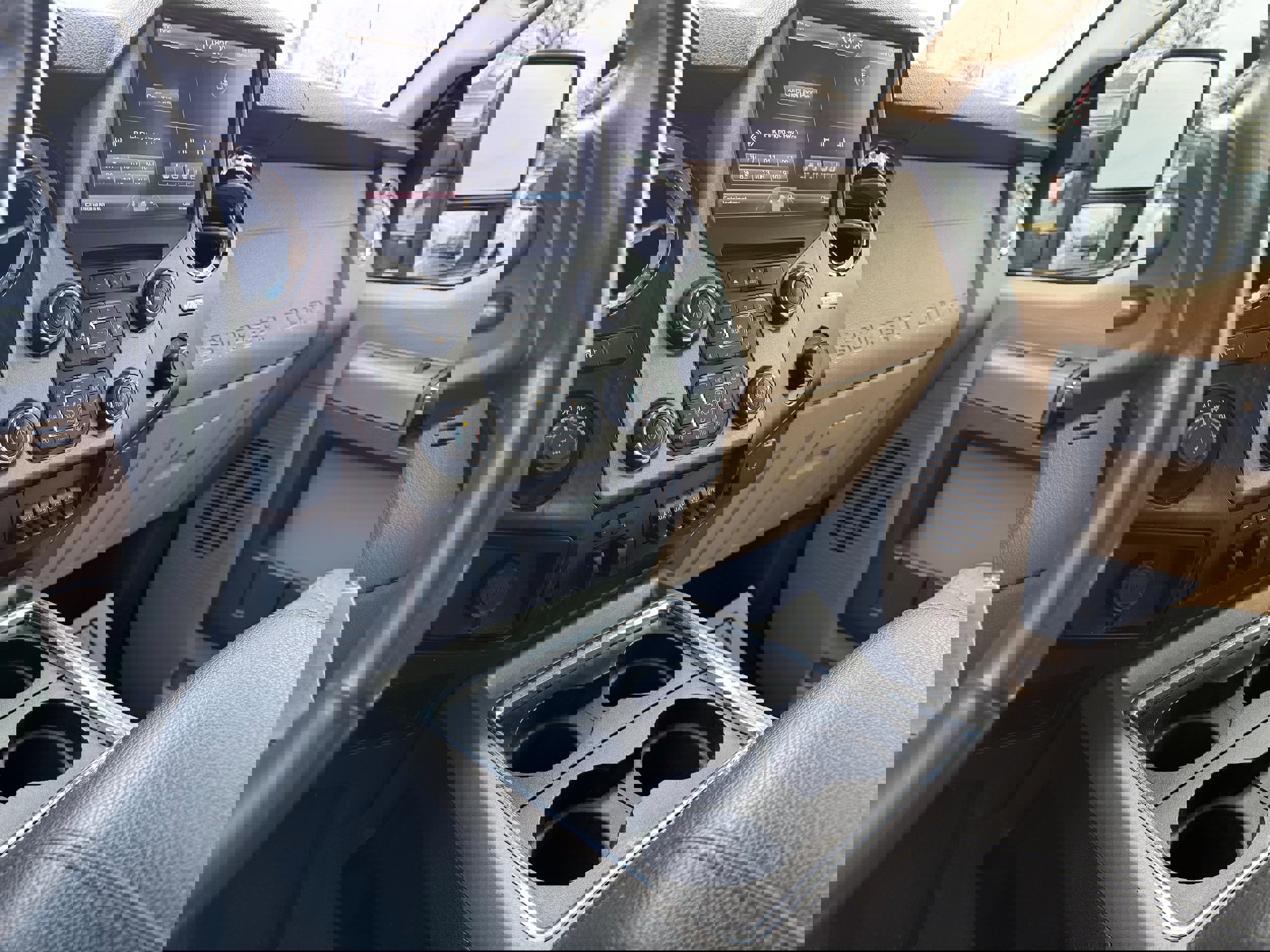 Used 2015 Ford F250 Lariat w/ Lariat Ultimate Package image 20