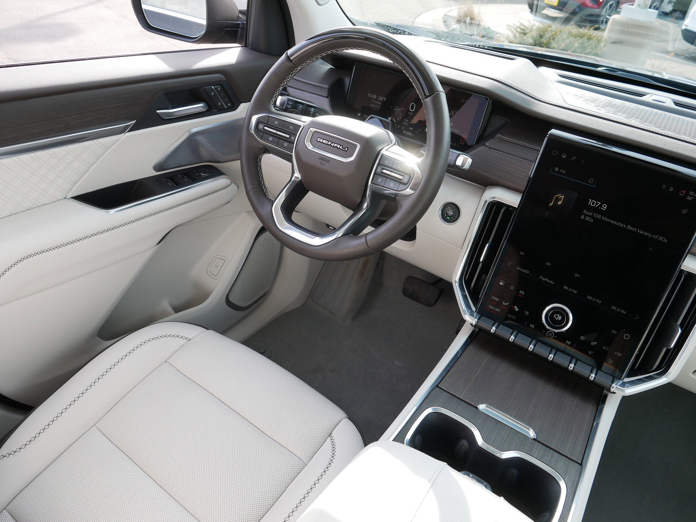 Certified 2025 GMC Acadia Denali w/ Super Cruise Package image 9