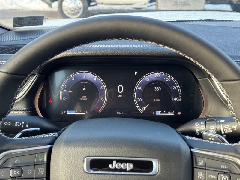 New 2025 Jeep Grand Cherokee Limited w/ Black Appearance Package image 14