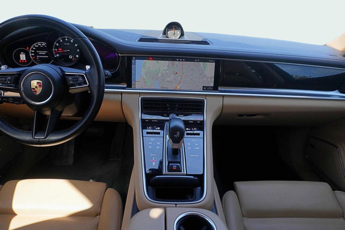 Used 2021 Porsche Panamera w/ Premium Package image 22