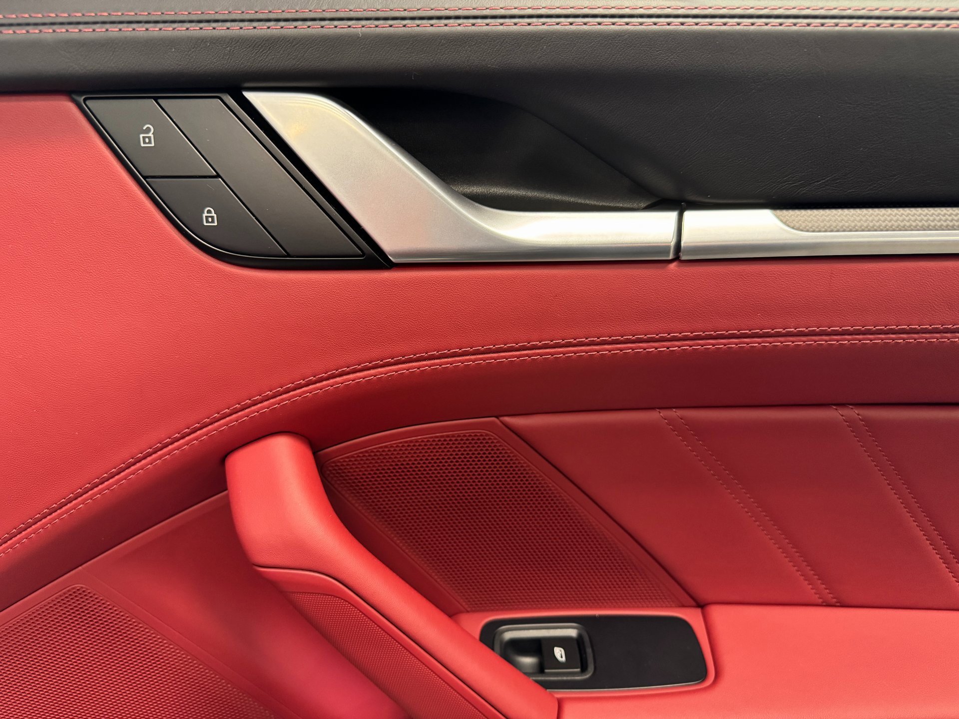 Used 2024 Porsche 911 Turbo image 80