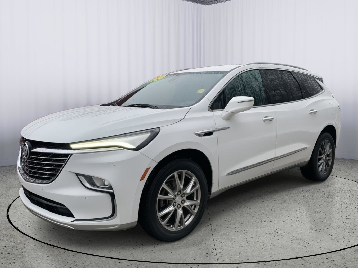 Used 2022 Buick Enclave Premium image 3