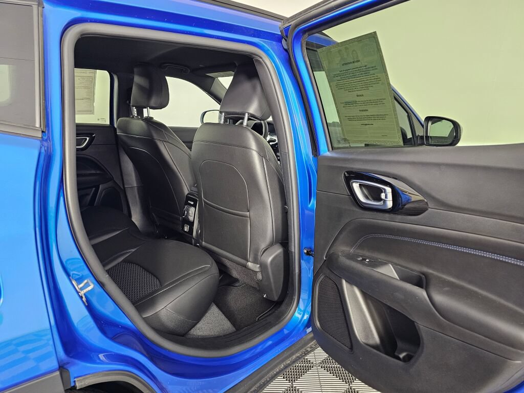 New 2026 Jeep Compass Latitude AWD/4WD image 33