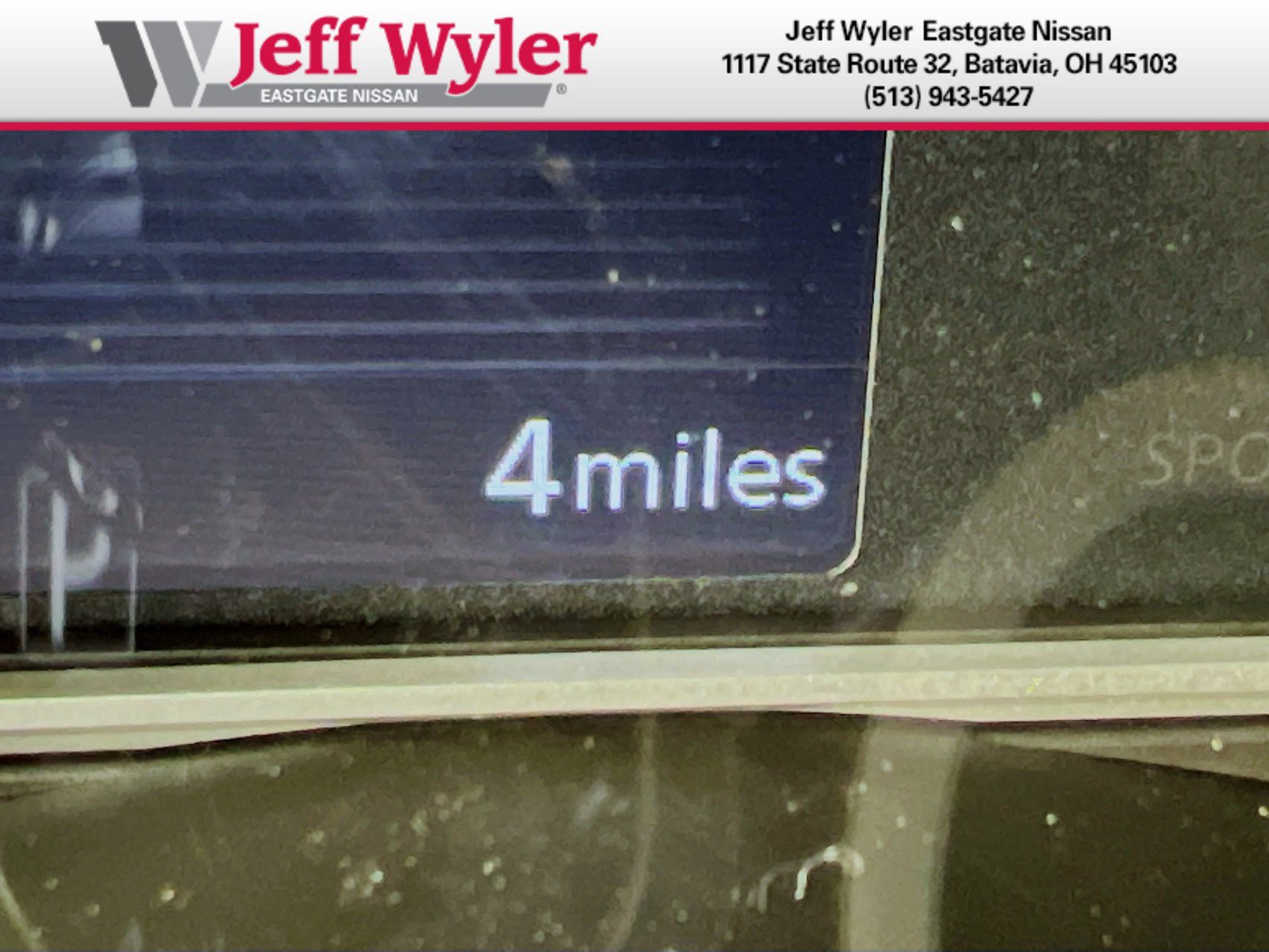New 2025 Nissan Versa SR w/ Trunk Package FWD image 16