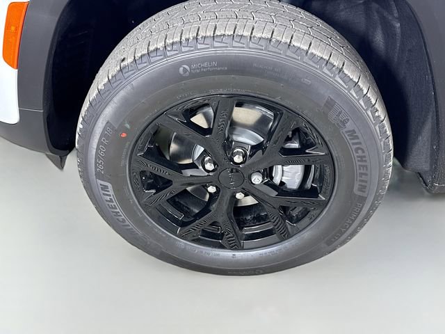 New 2025 Jeep Grand Cherokee Altitude image 31