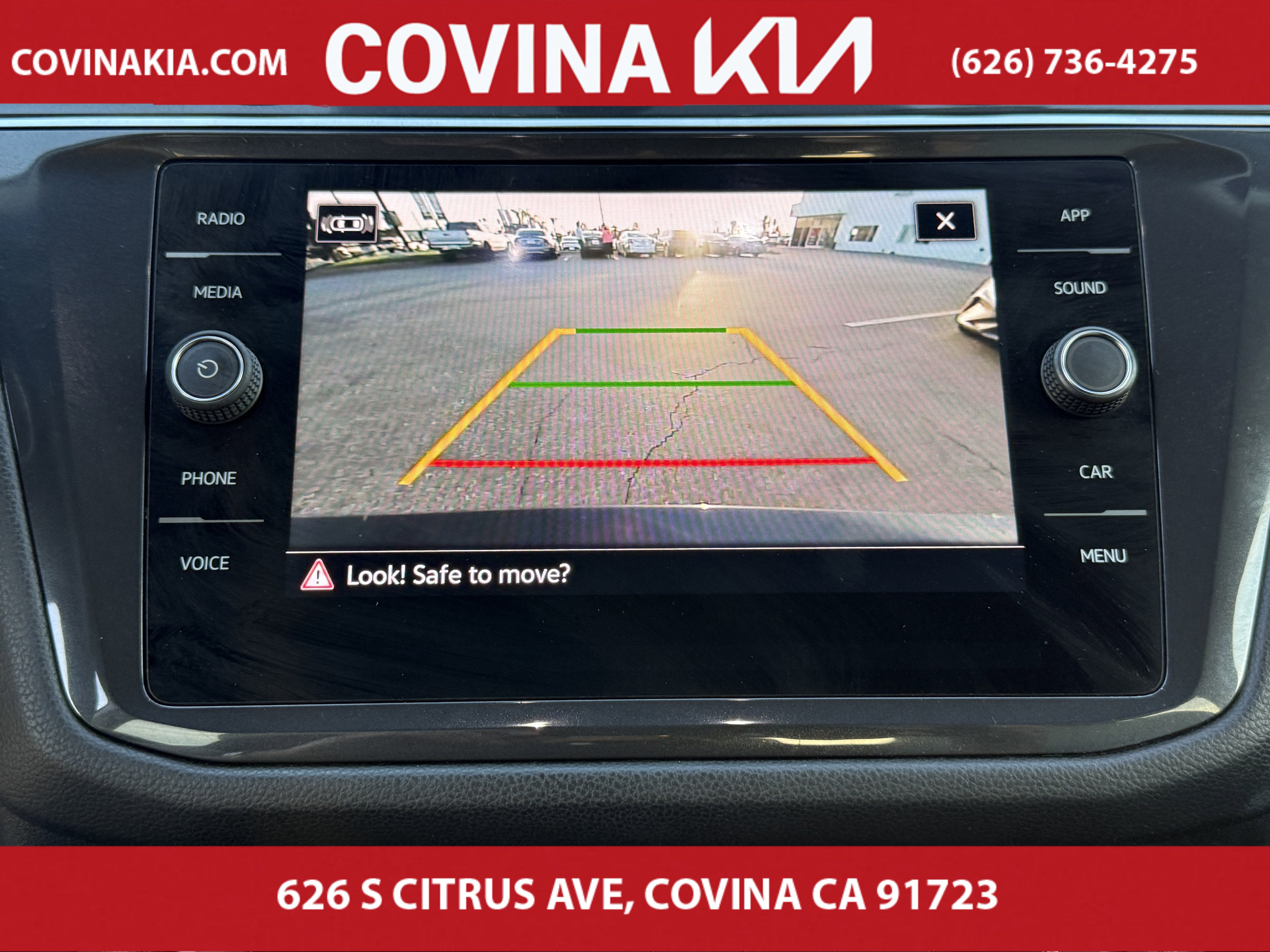 Used 2021 Volkswagen Tiguan SE w/ Panoramic Sunroof Package image 26