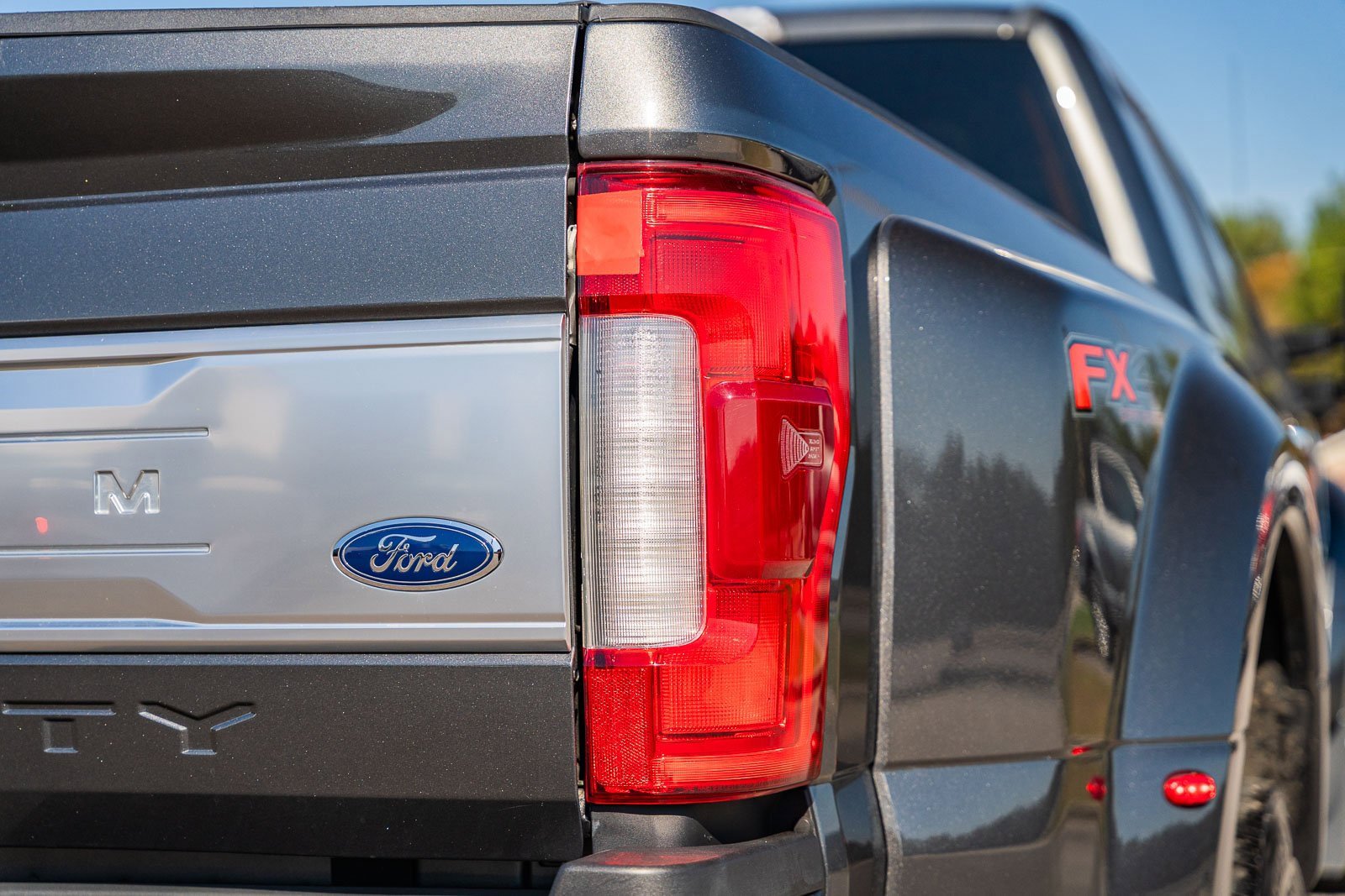 Certified 2019 Ford F450 Platinum w/ Platinum Ultimate Package image 16