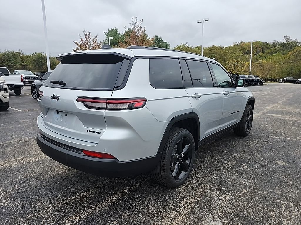 New 2025 Jeep Grand Cherokee L Limited w/ Black Appearance Package AWD/4WD image 3