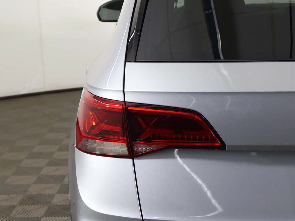 Used 2023 Volkswagen Taos SE FWD image 16