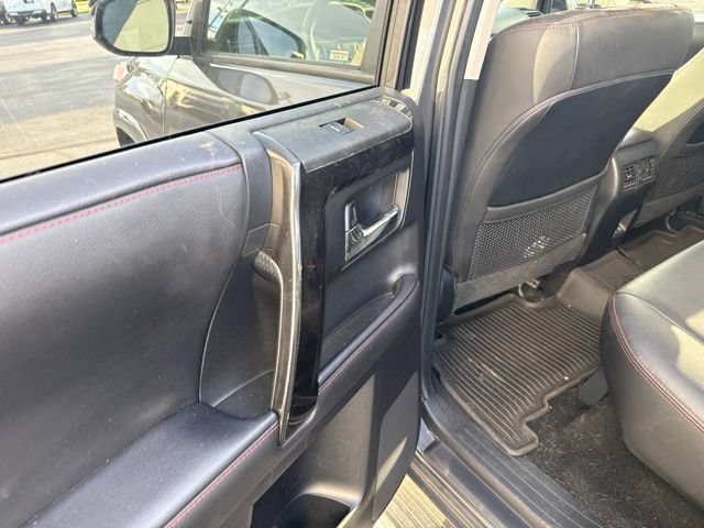 Used 2020 Toyota 4Runner TRD Off-Road Premium w/ Moonroof Package AWD/4WD image 18
