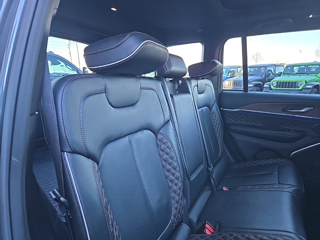 Used 2025 Jeep Grand Cherokee Summit image 93