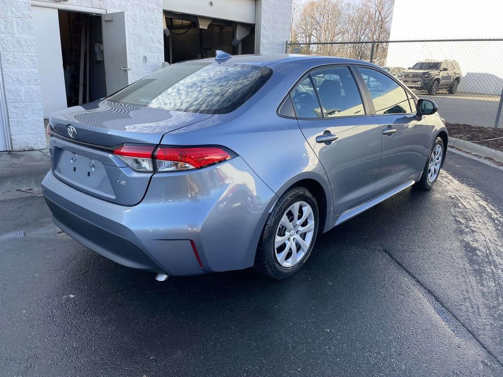 Used 2023 Toyota Corolla LE image 9