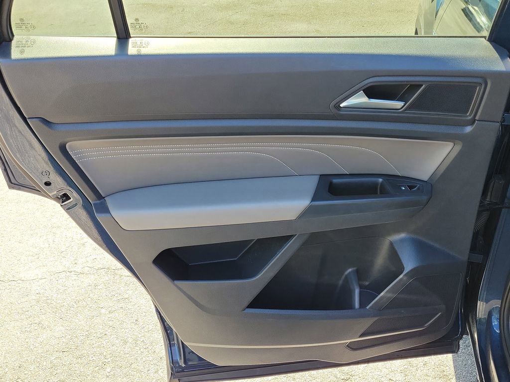 Used 2021 Volkswagen Atlas Cross Sport SE w/ Panoramic Sunroof Package FWD image 9