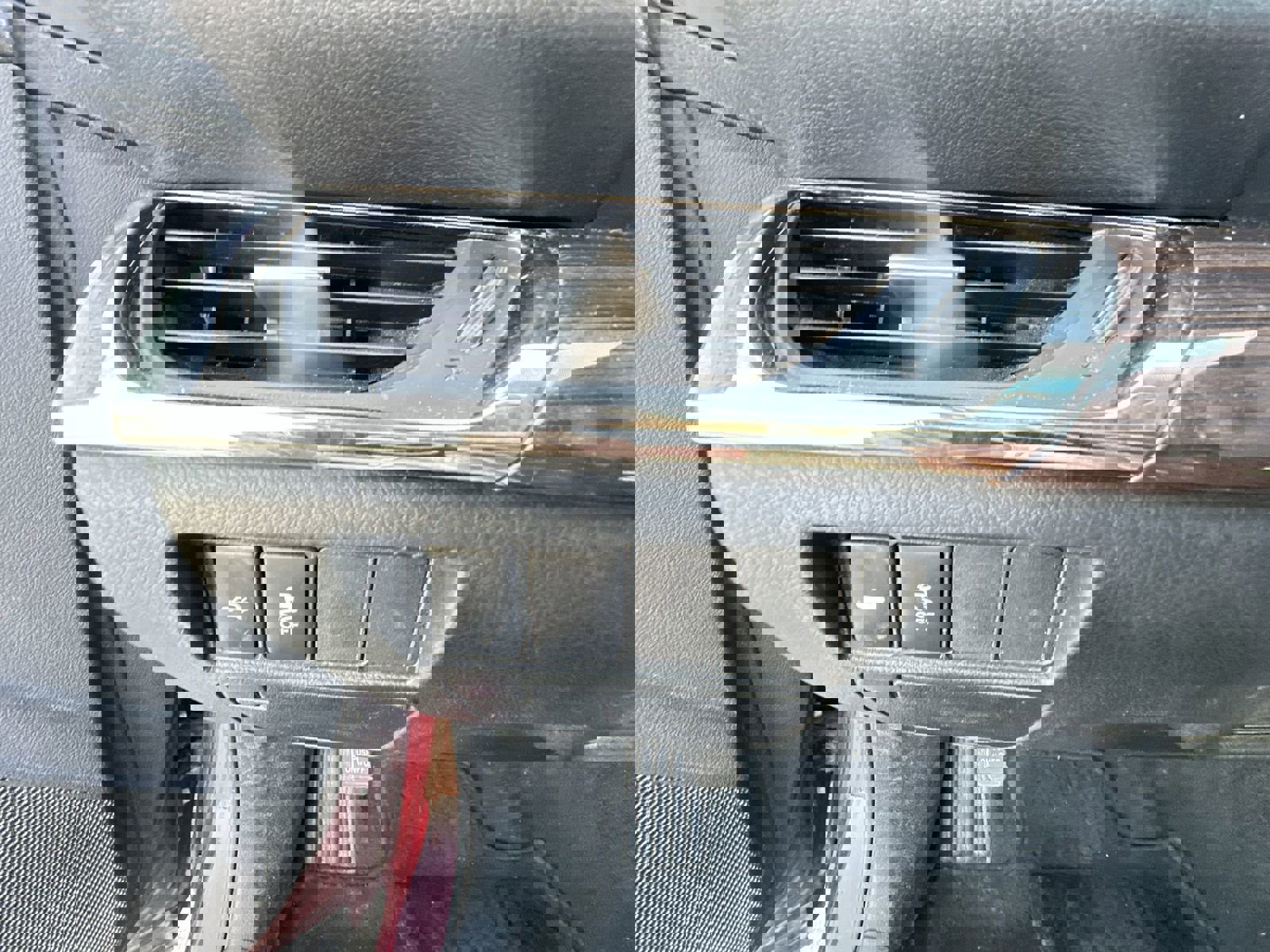 Used 2013 Toyota Avalon XLE FWD image 16