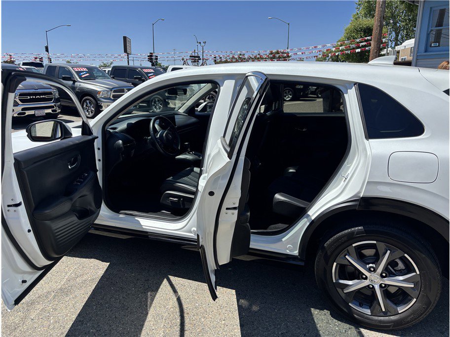 Used 2023 Honda HR-V EX-L image 16