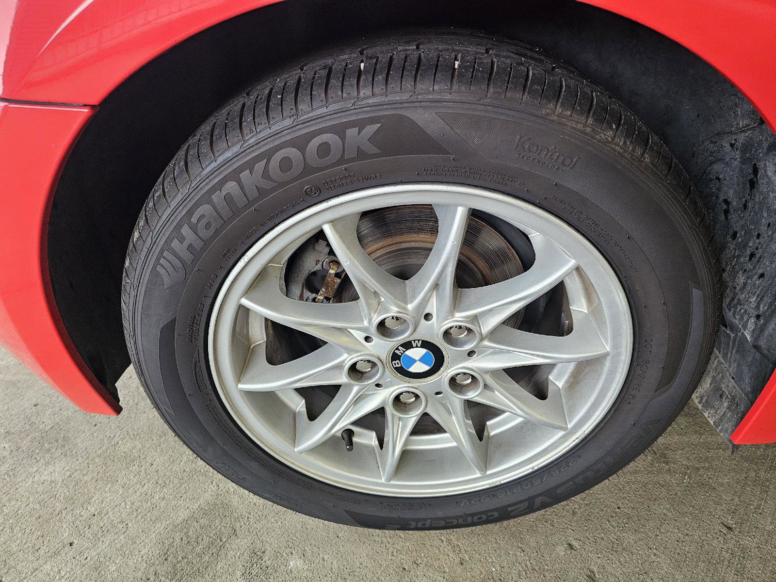 Used 2003 BMW Z4 2.5i RWD image 10