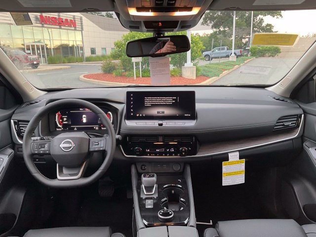 New 2026 Nissan Rogue Platinum AWD/4WD image 16