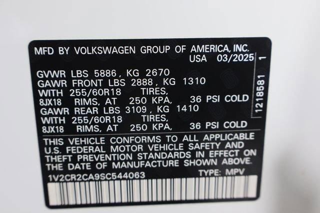Used 2025 Volkswagen Atlas Peak Edition SE AWD/4WD image 25