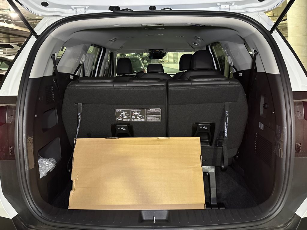 New 2026 Kia Carnival LXS FWD image 6