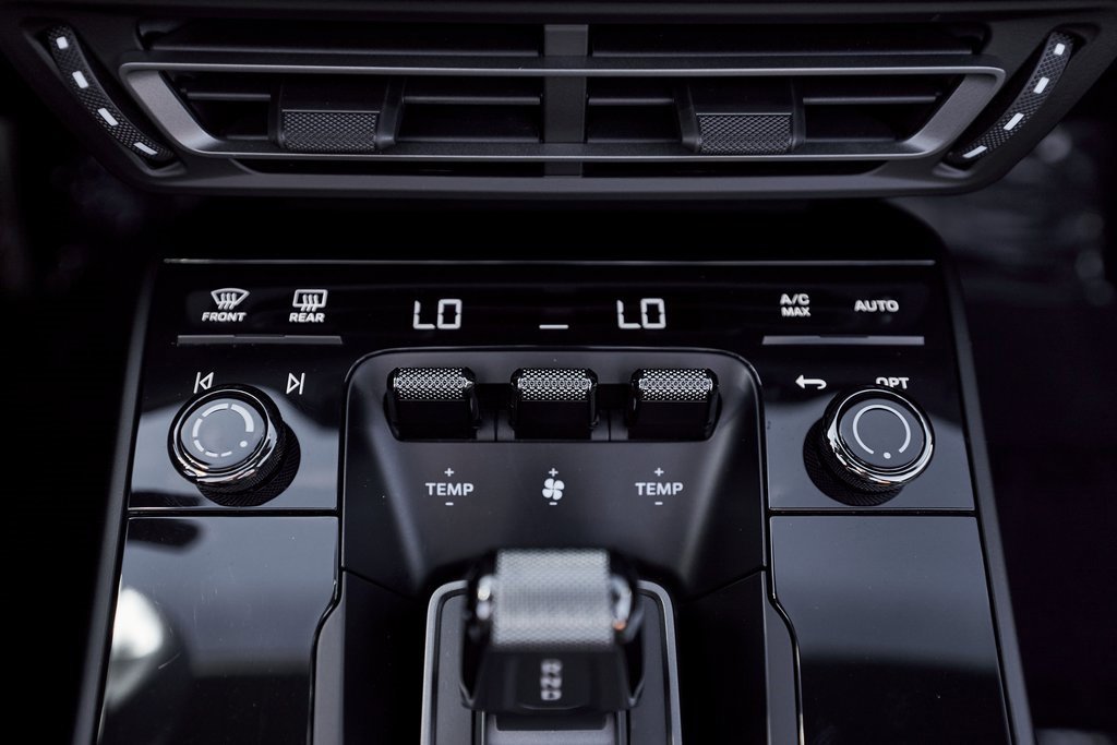 Used 2024 Porsche 911 Carrera GTS w/ Premium Package image 59