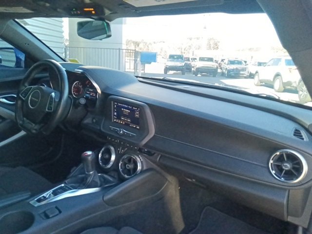 Used 2022 Chevrolet Camaro LT w/ RS Package image 30