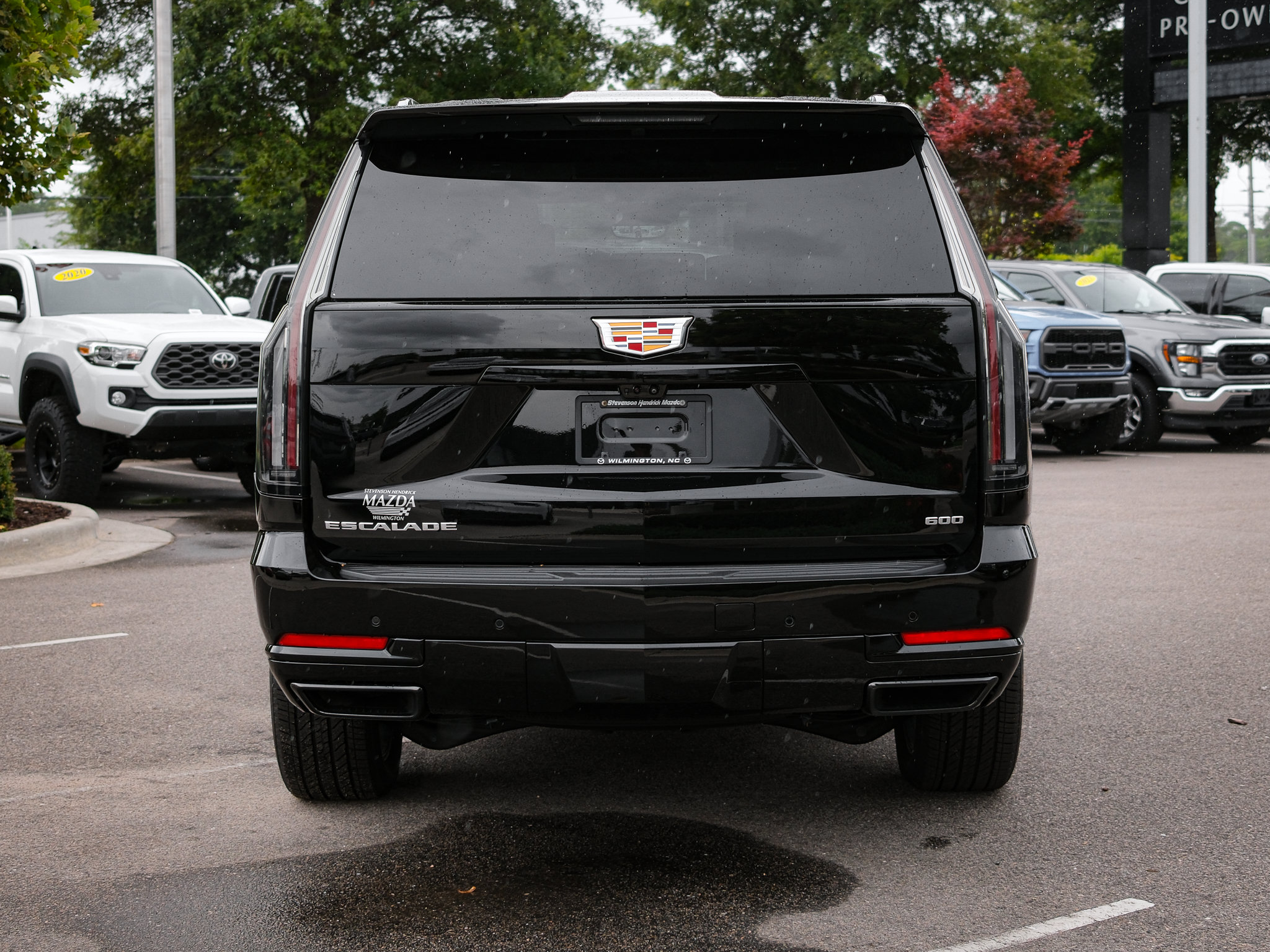 Used 2026 Cadillac Escalade Platinum Sport AWD/4WD image 9