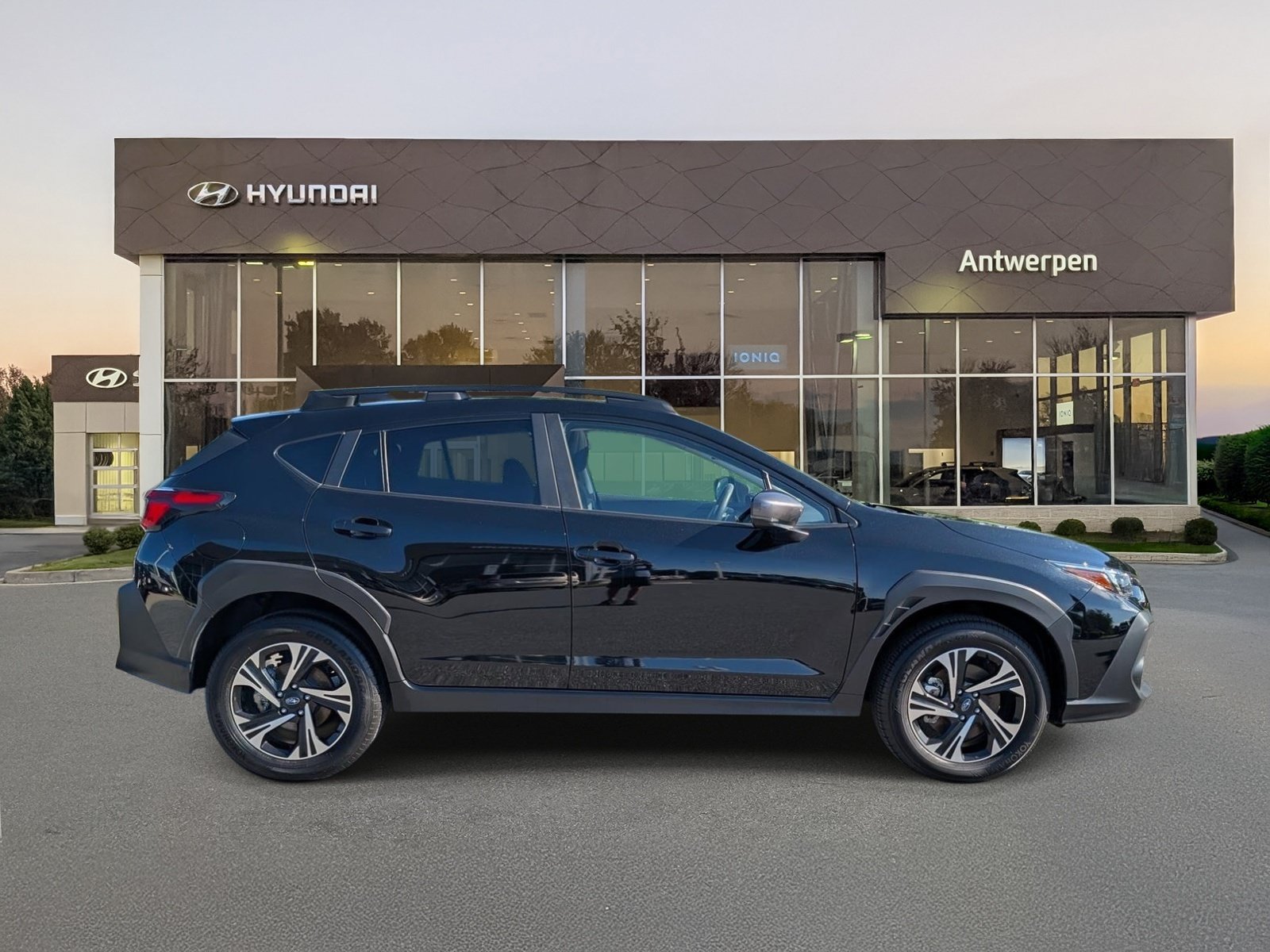 Used 2025 Subaru Crosstrek 2.5i Premium AWD/4WD image 2