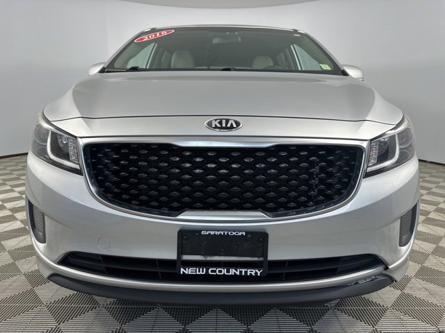 Used 2016 Kia Sedona LX image 2