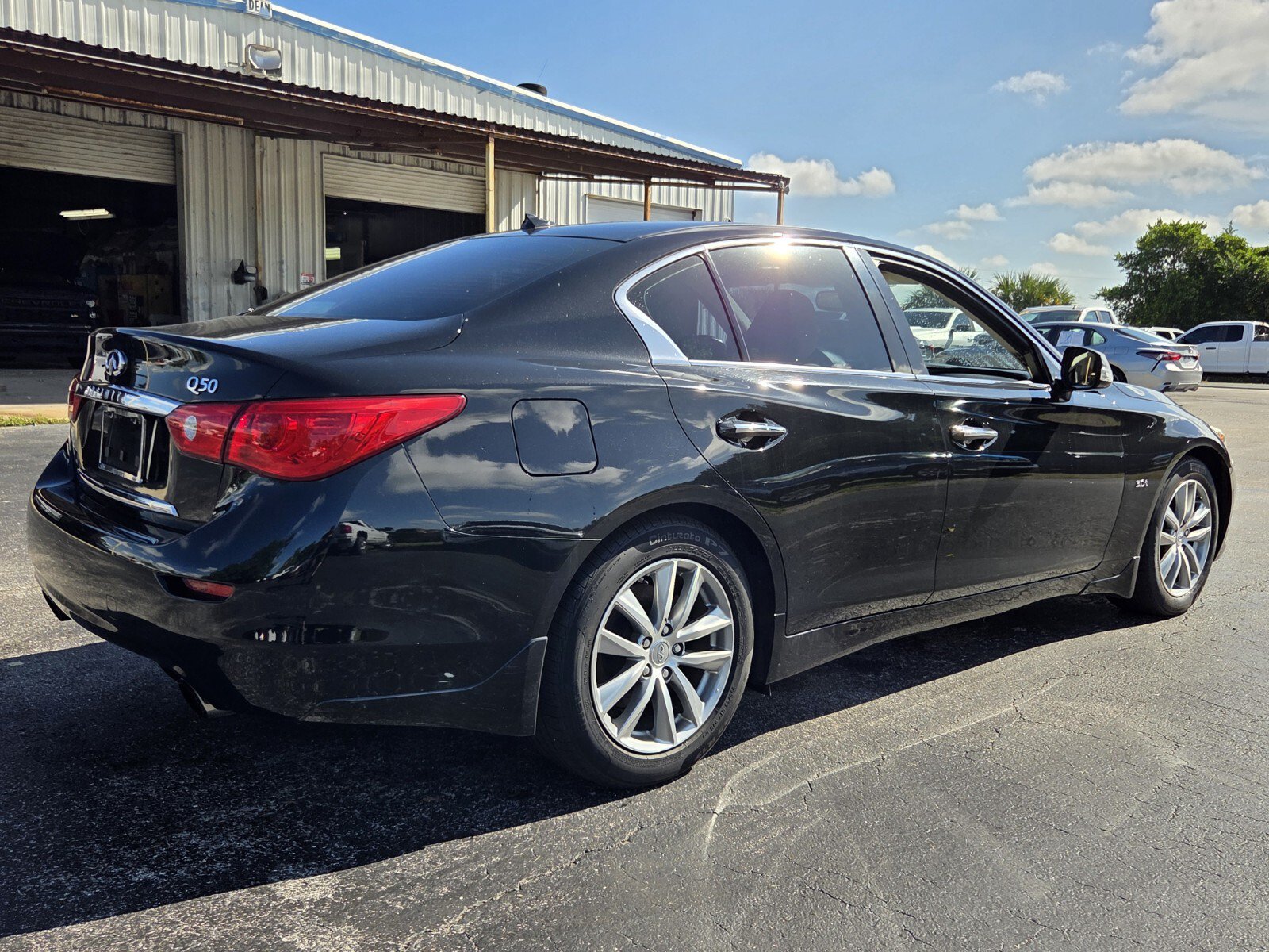 Used 2017 INFINITI Q50 3.0t Premium w/ 3.0T Premium Plus Package RWD image 5