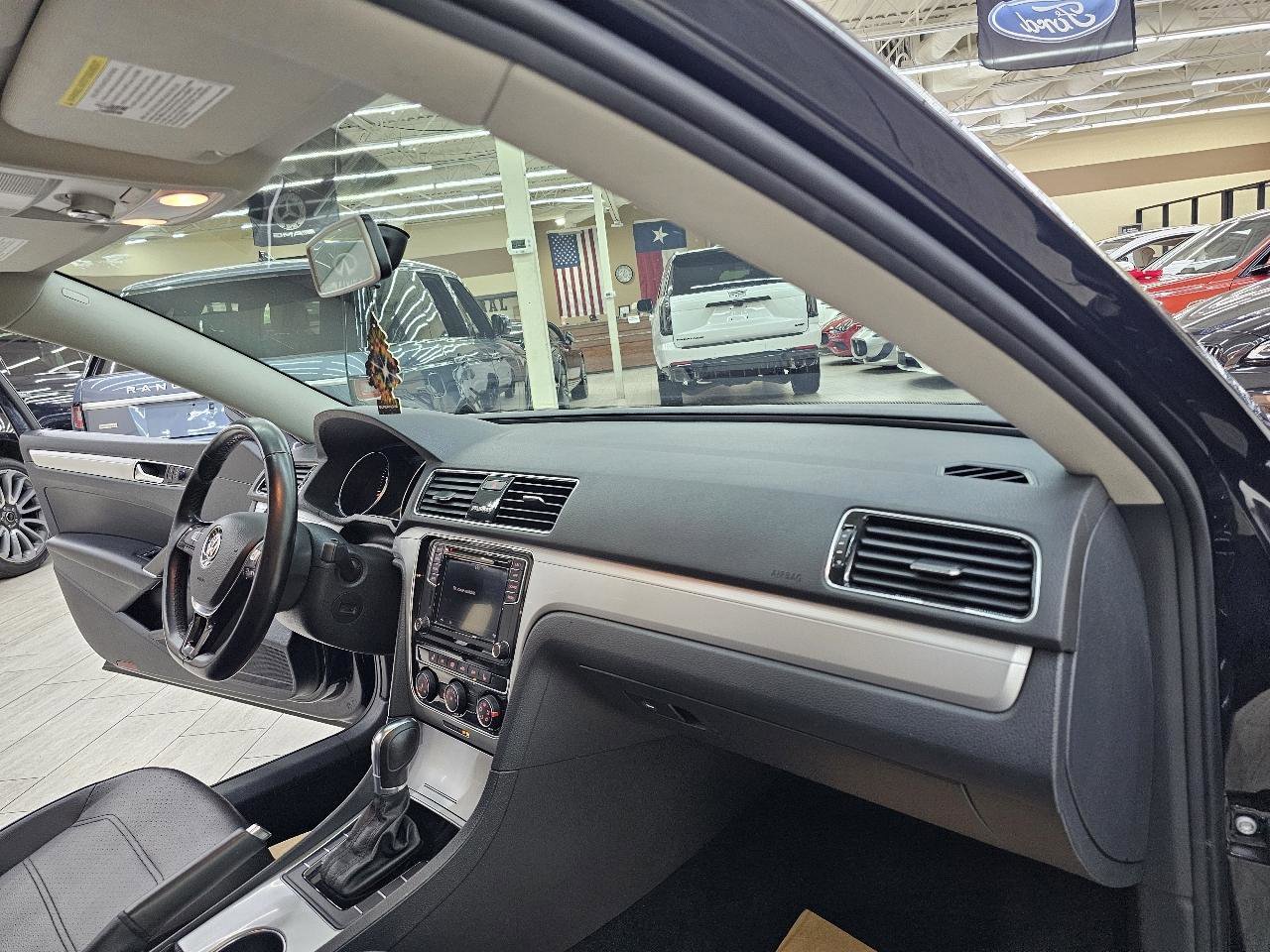 Used 2019 Volkswagen Passat Wolfsburg Edition FWD image 21