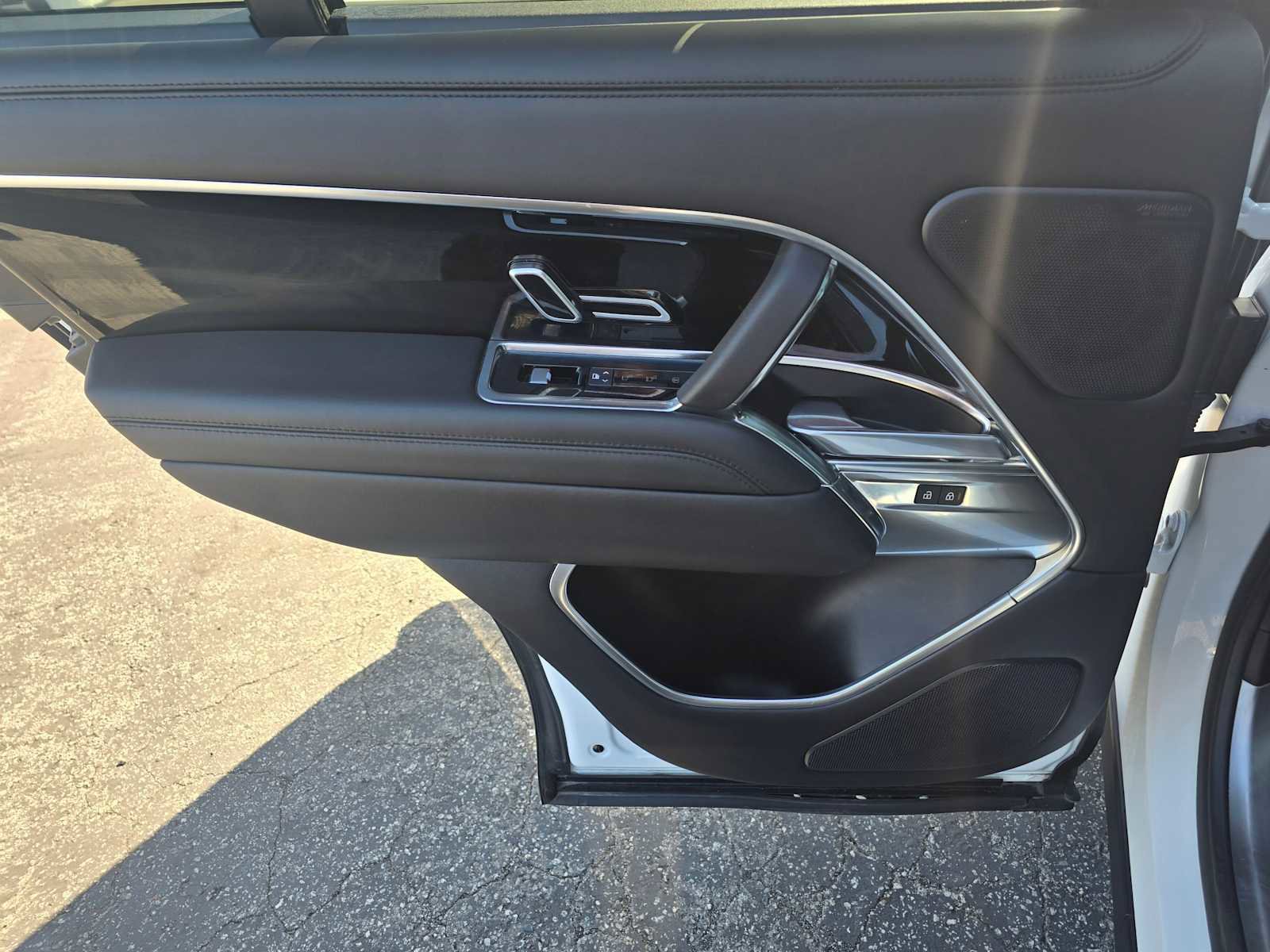 Used 2022 Land Rover Range Rover SE image 20