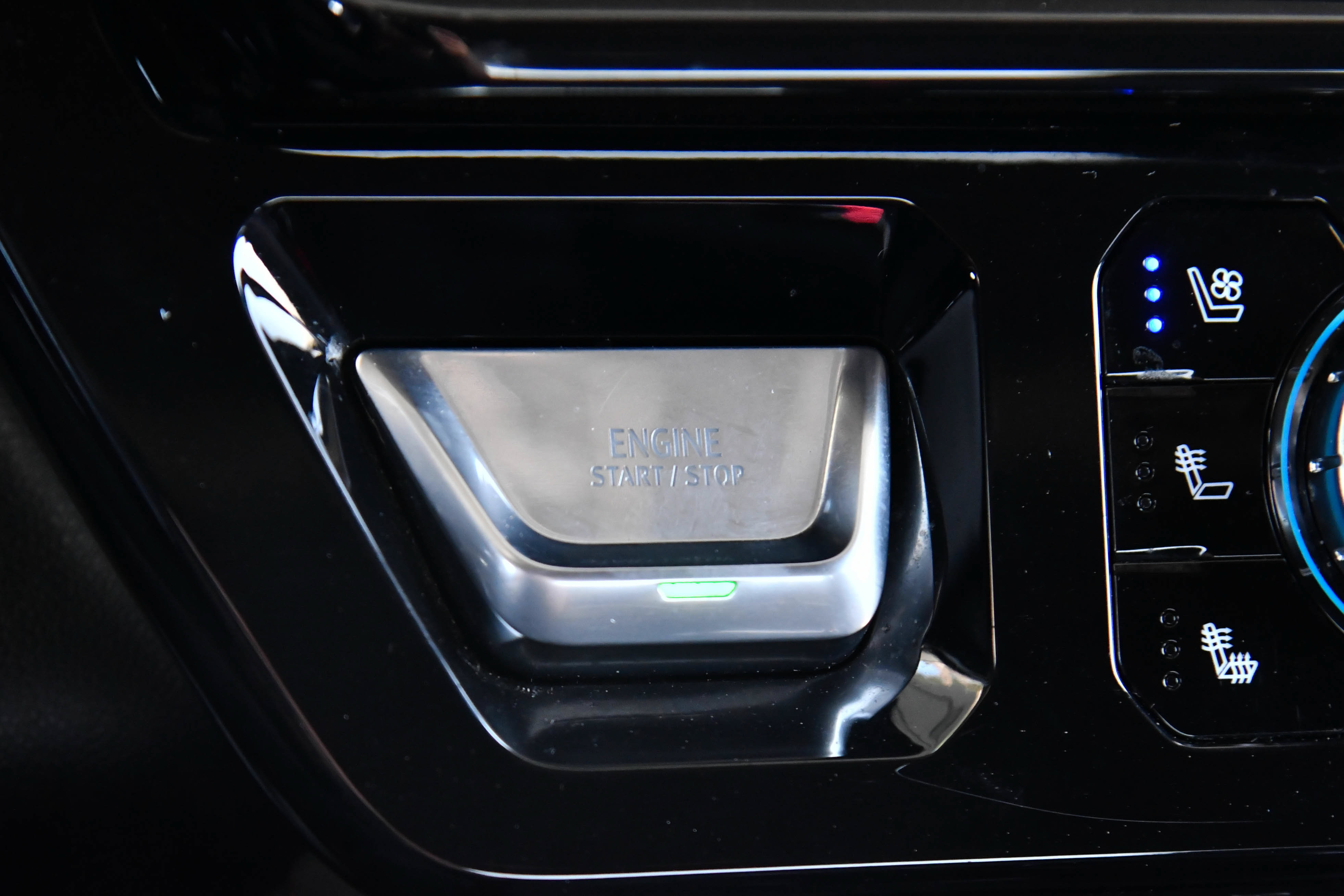 Used 2025 GMC Sierra 1500 AT4 AWD/4WD image 40