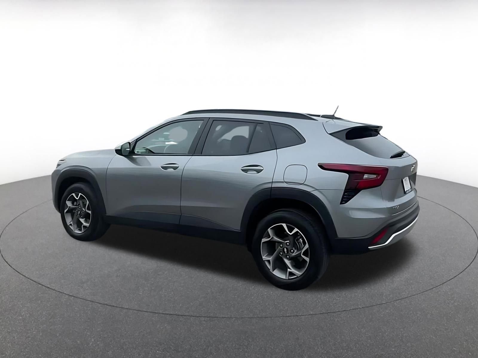 Used 2025 Chevrolet Trax LT image 10