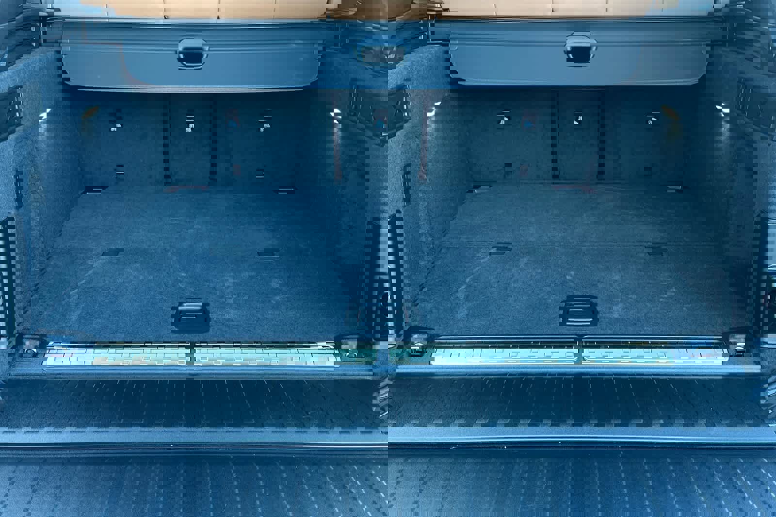 Used 2026 BMW X5 xDrive50e image 16