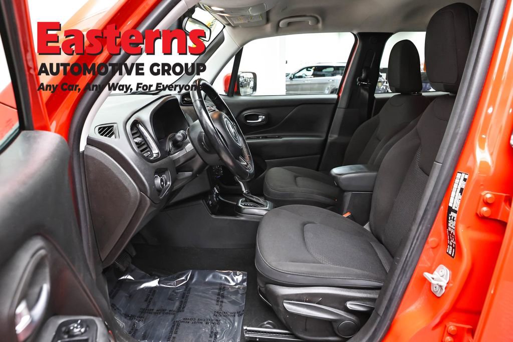 Used 2018 Jeep Renegade Altitude AWD/4WD image 14