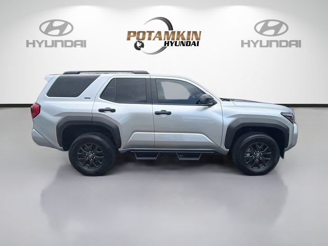 Used 2025 Toyota 4Runner SR5 AWD/4WD image 4