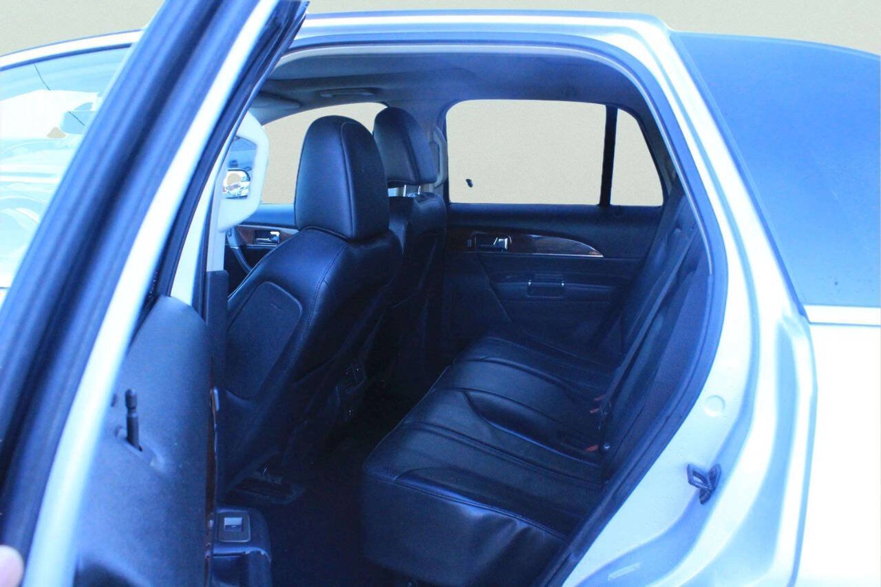 Used 2011 Lincoln MKX AWD w/ Sight & Sound Pkg image 6