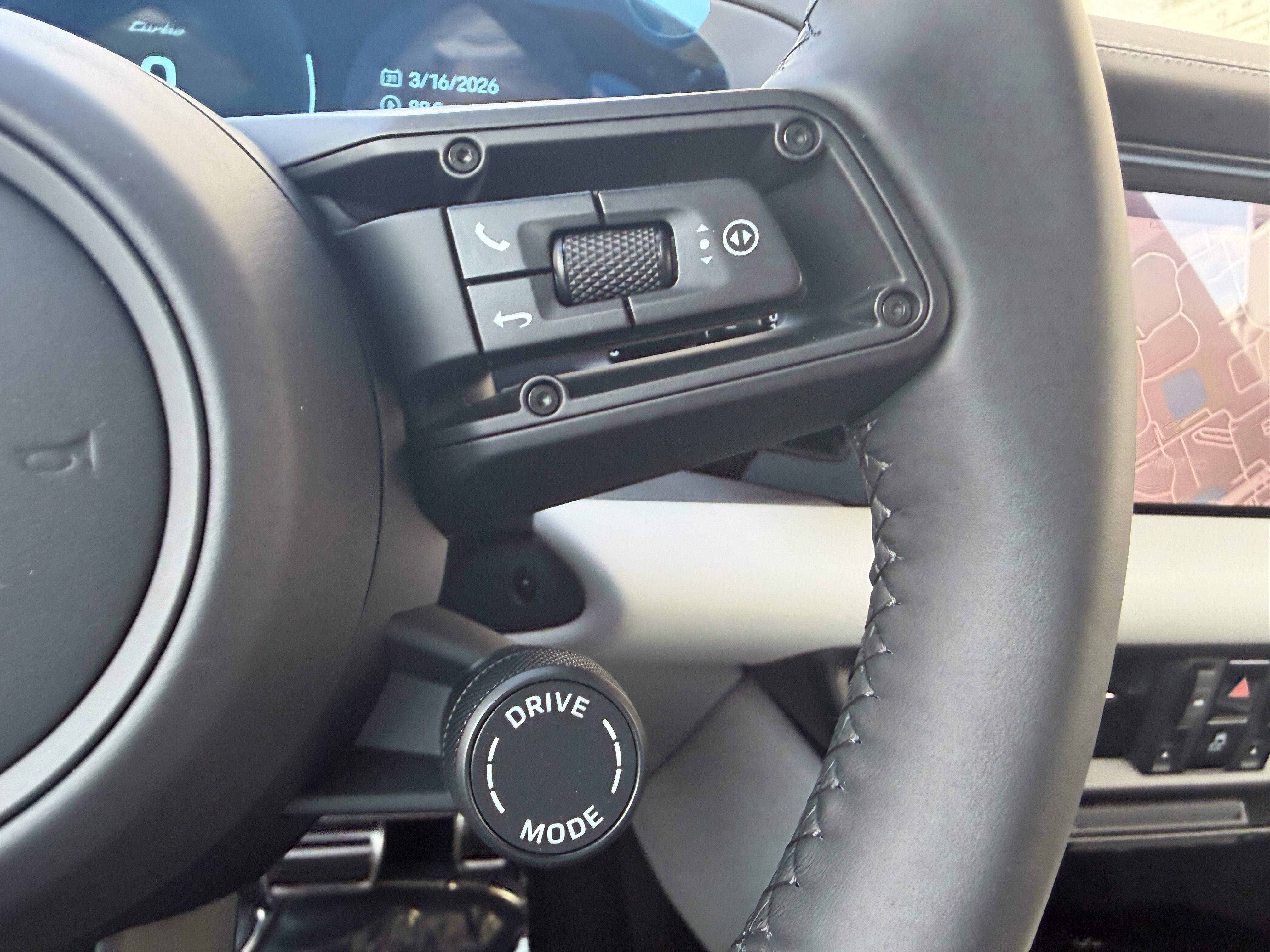 New 2026 Porsche Macan Turbo Electric AWD/4WD image 37
