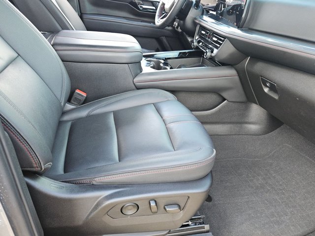 Used 2025 Chevrolet Suburban RST w/ Comfort Package RWD image 22