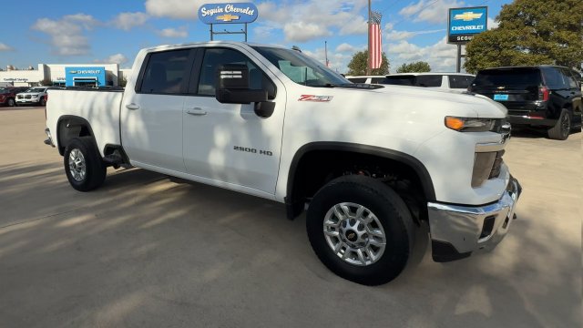 Used 2024 Chevrolet Silverado 2500 LT w/ Z71 Off-Road Package AWD/4WD image 2