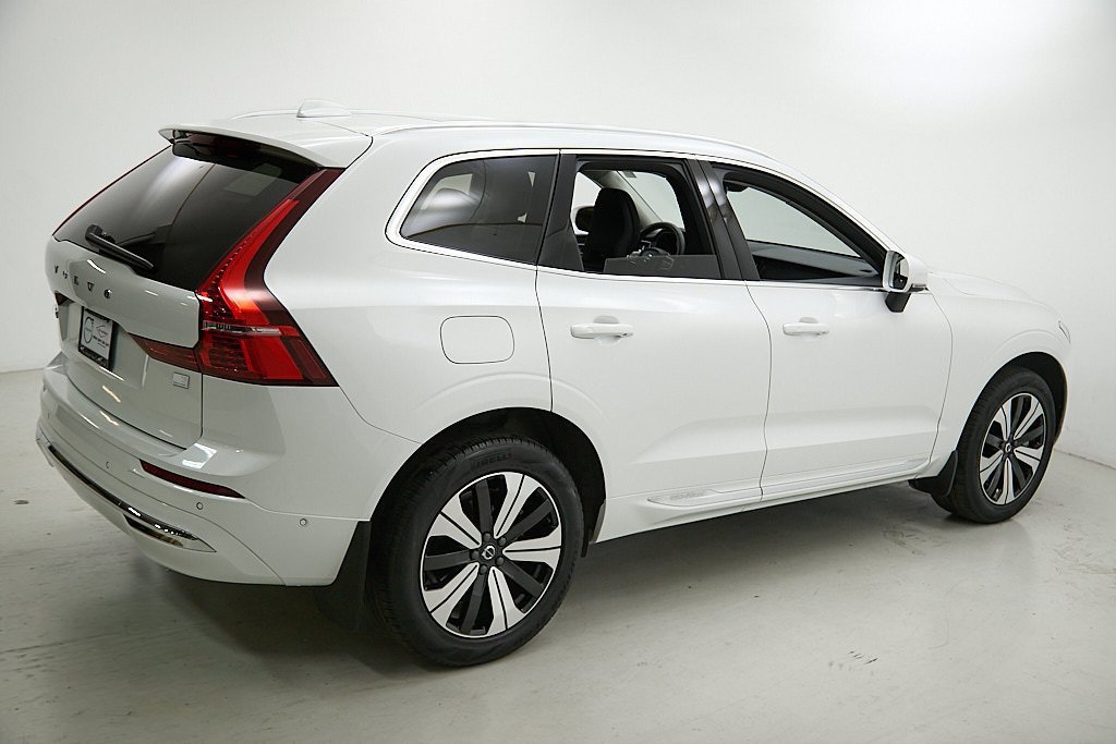 Certified 2023 Volvo XC60 T8 Plus image 10