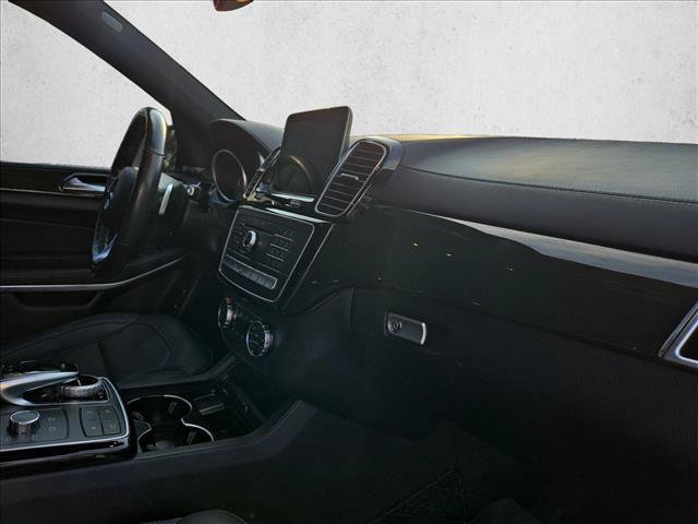 Used 2017 Mercedes-Benz GLS 550 4MATIC image 23