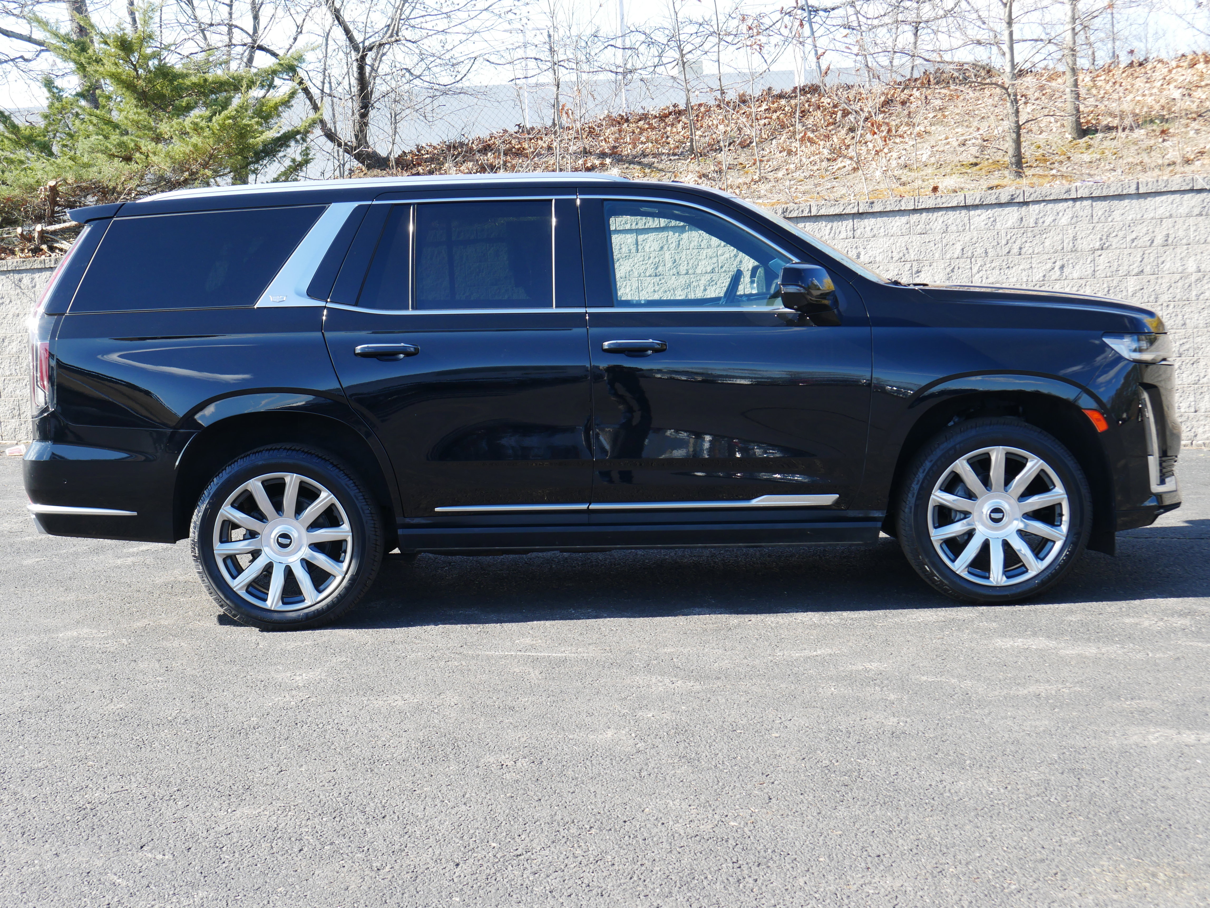 Used 2021 Cadillac Escalade Premium Luxury Platinum w/ Heavy-Duty Trailer Package image 11