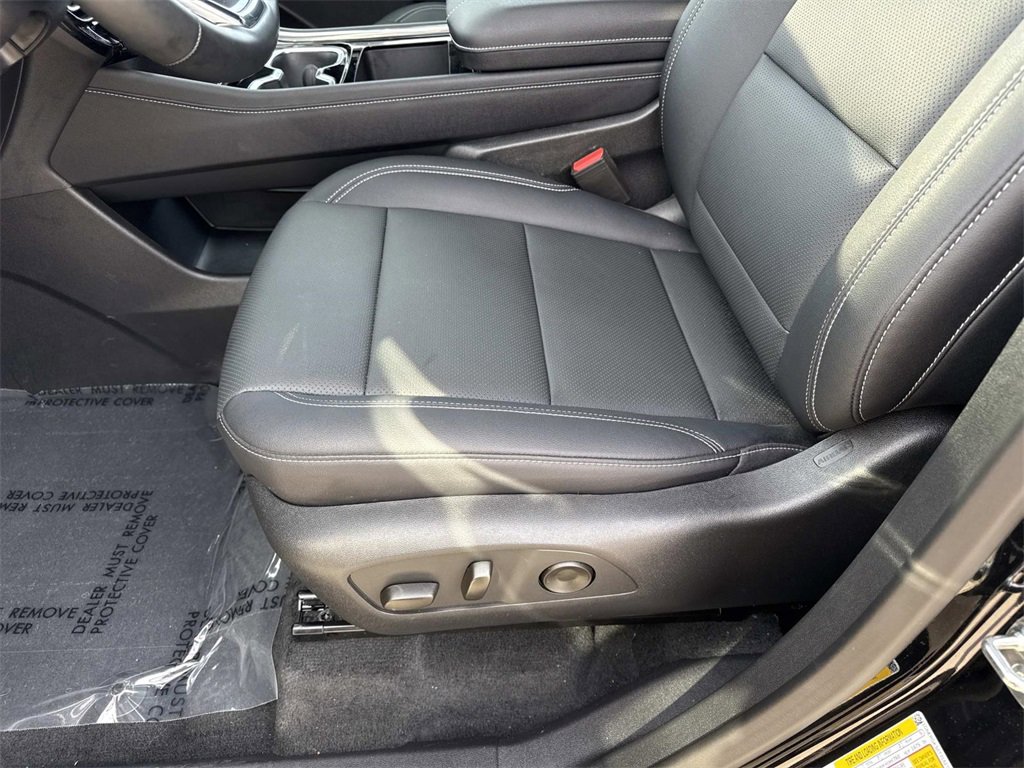 Used 2026 Chevrolet Traverse LT image 10