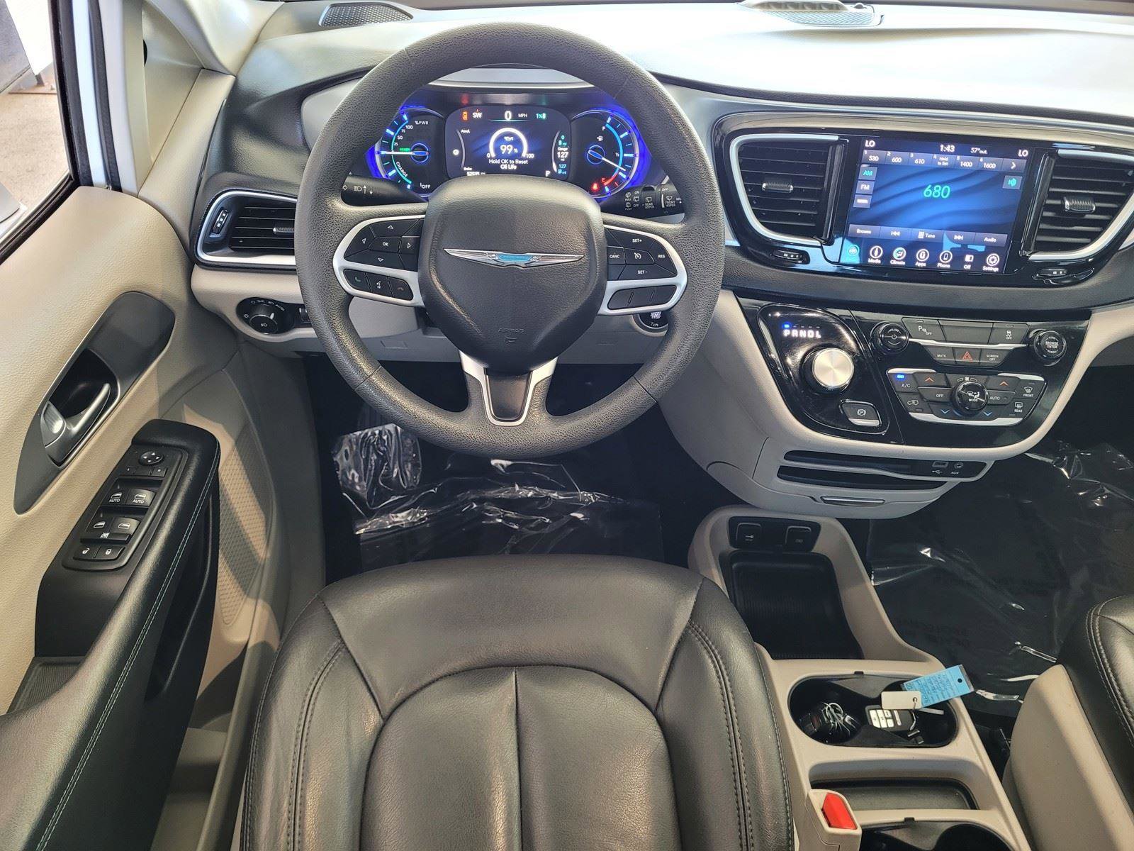 Used 2018 Chrysler Pacifica Touring Plus image 21